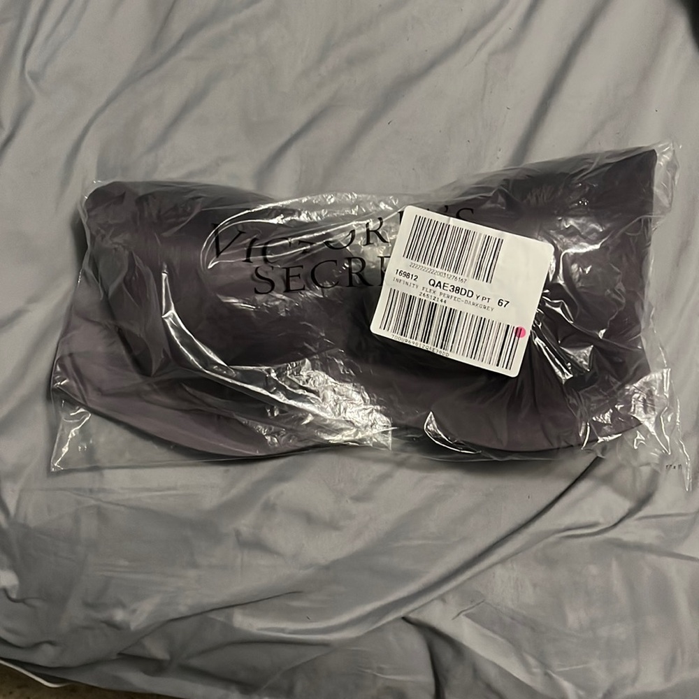 NWT Victoria’a Secret Bra